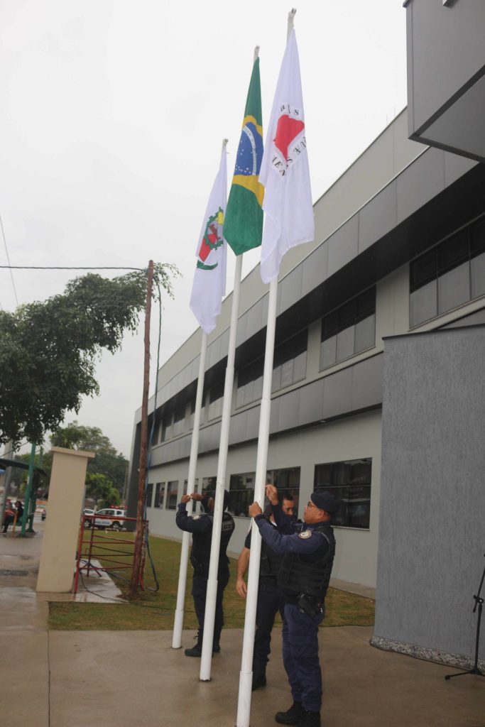 Hasteamento da bandeira Prefeitura de São José da Lapa - Foto por Carlos Barbosa